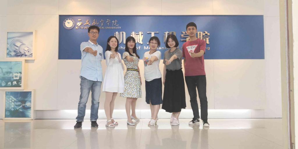 学生管理科部分教师合影